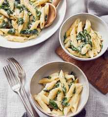 One-Pot-Pasta mit Spinat und Gorgonzola