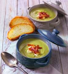 Vellutata di broccoli con speck e Asiago