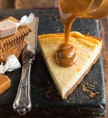 Cheesecake mit Karamellsauce