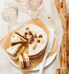 Coulommiers aux figues, noisettes et miel