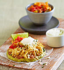 Sopecitos de nopal y pollo