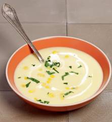 Velouté de pomme de terre aux grains de maïs