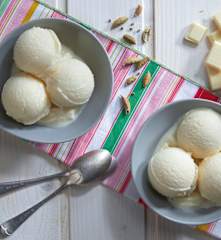 Gelato al cardamomo e cioccolato bianco