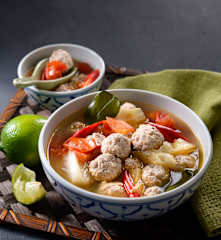 泰式肉丸菜湯