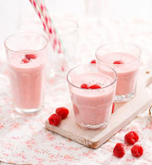 Jahodovo-jogurtové smoothie s chia semínky