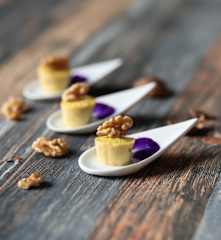 Mini flan di Parmigiano e miele (di Sebastiano Rovida)