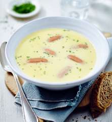 Blumenkohl-Möhren-Suppe mit Würstchen