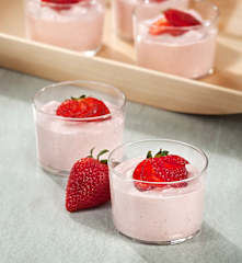 Mousse de chocolate blanco y fresa