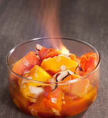 Macedonia templada de frutas tropicales