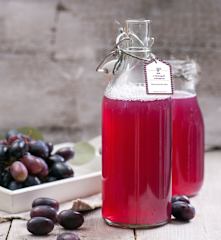 Sok z ciemnych winogron