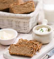 Chleb gryczany z czosnkiem i chrzanem