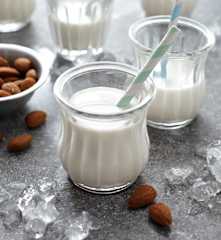 Γάλα αμυγδάλου