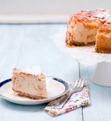 Sernik z ricotty z jabłkami