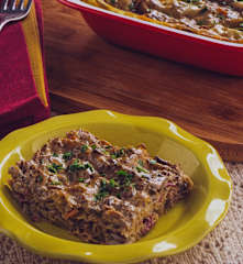 Terrina di lasagne ai funghi e carne salada