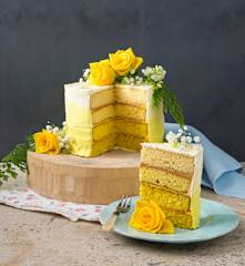 Lemon and elderflower ombre cake