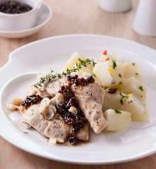 舒肥雞胸佐紫蘇梅醬