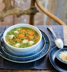 Caldo de frango e legumes
