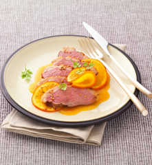 Magret de pato en papillote con salsa de naranja (Magret de canard en papillote, sauce à l'orange)