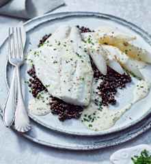 Dorade mit Eiszapfen und Belugalinsen