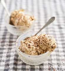 Gelado de banana e chocolate