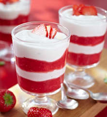 Rhabarber-Erdbeer-Kompott mit Joghurt