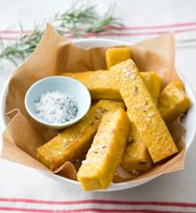 Polentové hranolky s rozmarýnem a tymiánem