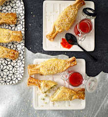 Ziegenkäserollen mit Chilisauce