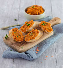 Mediterraner Paradeiser-Linsen-Aufstrich