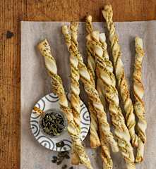 Palitos de queso con pipas de calabaza