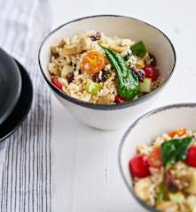 Salada fresca de arroz integral