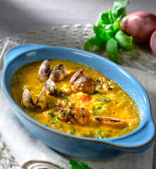 Tegamino di vongole e zucchine