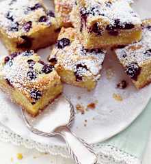 Blueberry and White Chocolate Traybake