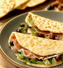 Piadina romagnola farcita