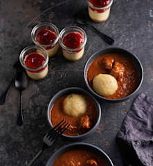 Rindergulasch mit Semmelknödeln und Cheesecakes