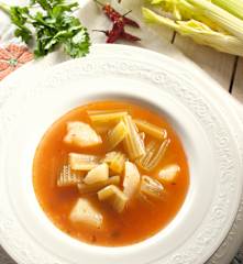 Sopa de apio con patata
