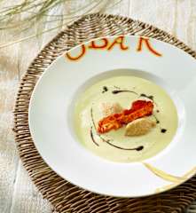 Petersilienwurzel-Suppe mit Rote-Linsen-Püree