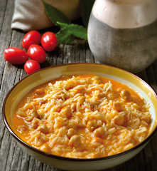 Sopa de arroz y garbanzos