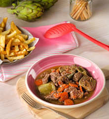 Estofado de aguja de ternera con alcachofas