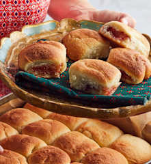 Brioches à la confiture de prunes