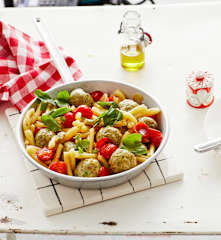 Kirschtomaten-Pasta mit Mettbällchen