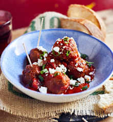 Albondigas mit feuriger Tomatensauce
