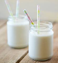 Coconut and Almond Milkshake