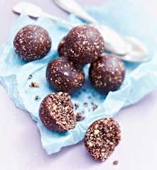 Bolitas de cacahuete, cacao y amaranto