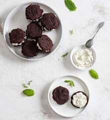 Kakaowe ciastka z orkiszem i kremem