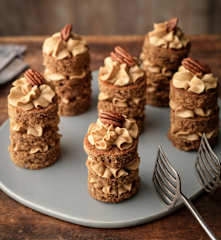 Tortine al caffè e noci pecan