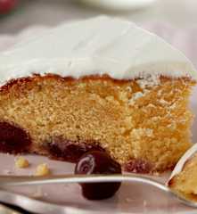 Kirschkuchen mit Crème-fraîche-Guss