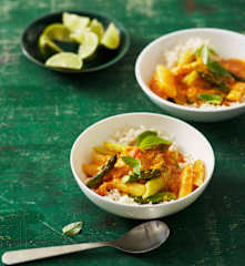 Wegańskie curry ze szparagami