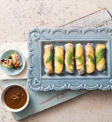 Rice paper rolls with sweet and sour chilli sauce