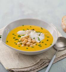 Crema de garbanzos con lascas de bacalao