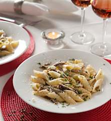 Penne rigate con setas para dos